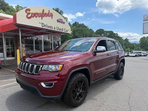 Used 2017 Jeep Grand Cherokee Laredo w/ Quick Order Package 23E AWD/4WD image 1