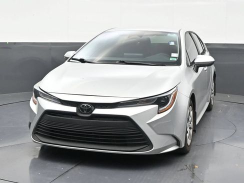 Used 2024 Toyota Corolla LE FWD image 8