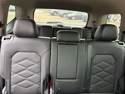 Used 2024 Volkswagen Atlas SE image 9
