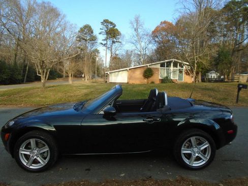 Used 2008 MAZDA MX-5 Miata Sport image 8