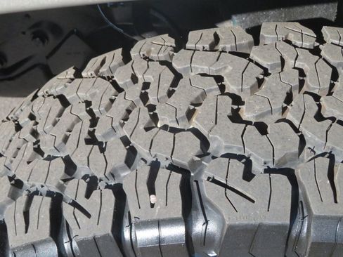 Used 1999 GMC Suburban 2500 w/ Marketing Opt Pkg 3 image 15