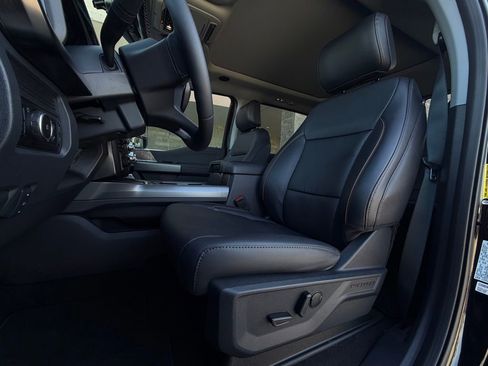 New 2026 Ford F250 Lariat w/ Black Appearance Package image 33