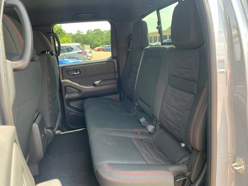 Used 2024 Nissan Frontier Pro-X w/ Technology Package RWD image 9