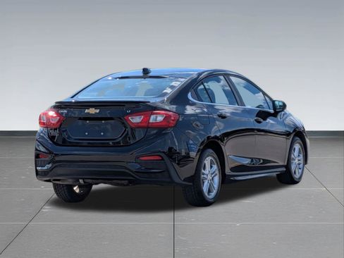 Used 2017 Chevrolet Cruze LT FWD image 5