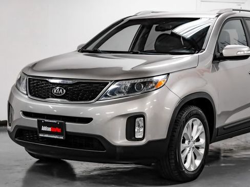 Used 2015 Kia Sorento EX image 9