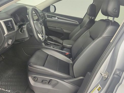 Used 2021 Volkswagen Atlas SE image 16