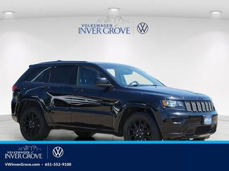 Used 2019 Jeep Grand Cherokee Altitude AWD/4WD video 1