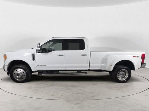 Used 2019 Ford F450 Lariat w/ Lariat Ultimate Package AWD/4WD image 2