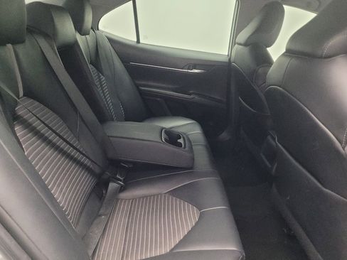 Used 2020 Toyota Camry SE FWD image 19