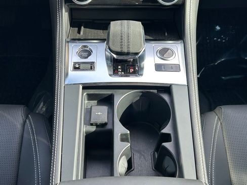 Used 2024 Jaguar F-PACE R-Dynamic S image 21