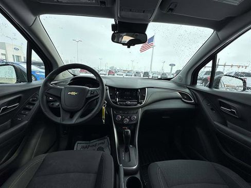Used 2019 Chevrolet Trax LS image 14