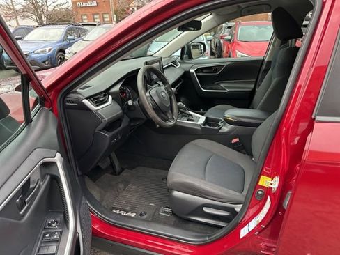 Used 2020 Toyota RAV4 LE image 22