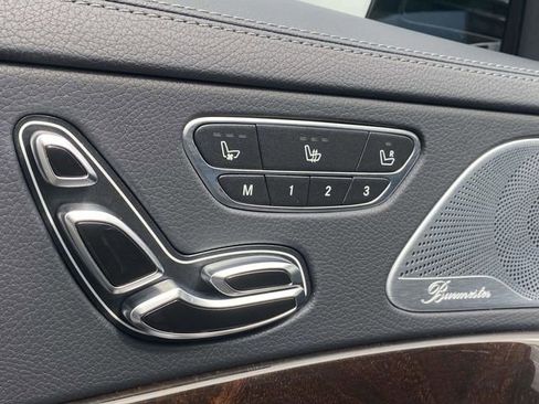 Used 2020 Mercedes-Benz S 560 4MATIC Sedan image 22