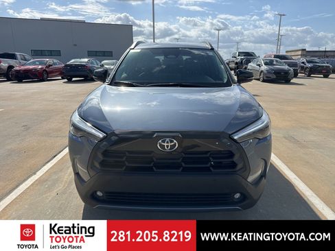 Used 2026 Toyota Corolla Cross XLE image 2