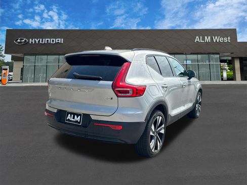 Used 2024 Volvo XC40 B5 Ultimate w/ Protection Package Premier AWD/4WD image 5