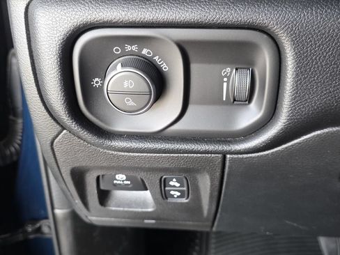 Used 2022 RAM 1500 Big Horn AWD/4WD image 17