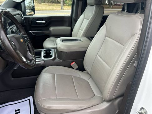 Used 2022 Chevrolet Silverado 2500 LTZ w/ LTZ Convenience Package image 16
