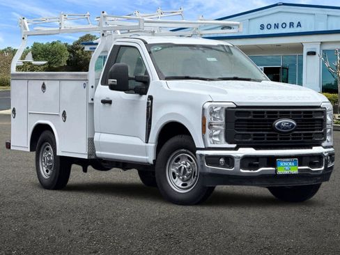 New 2026 Ford F250 XL w/ XL Chrome Package RWD image 2
