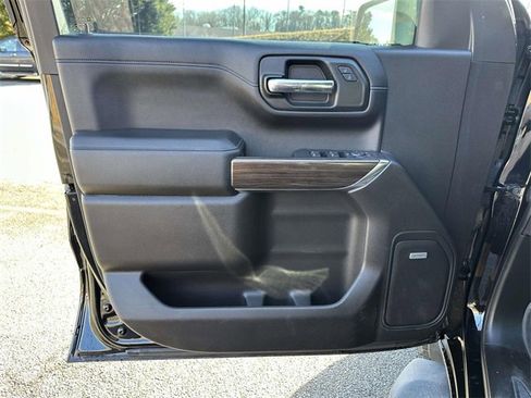 Used 2020 Chevrolet Silverado 1500 LT Trail Boss image 17