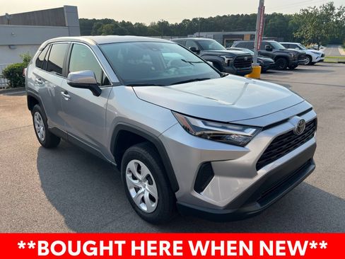 Used 2025 Toyota RAV4 LE FWD image 3