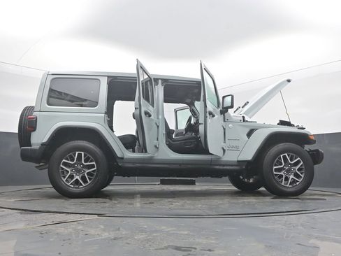 Used 2024 Jeep Wrangler Sahara image 60