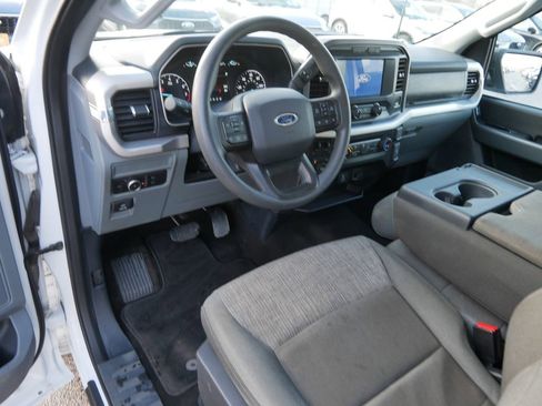 Used 2022 Ford F150 XLT w/ Trailer Tow Package image 9