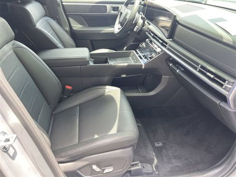 Used 2024 Hyundai Santa Fe Limited image 15