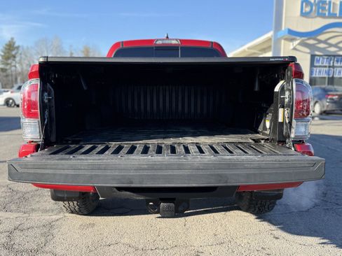 Used 2021 Toyota Tacoma TRD Off-Road w/ TRD Premium Off Road Package image 10