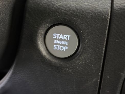 Used 2022 Nissan Frontier SV AWD/4WD image 24