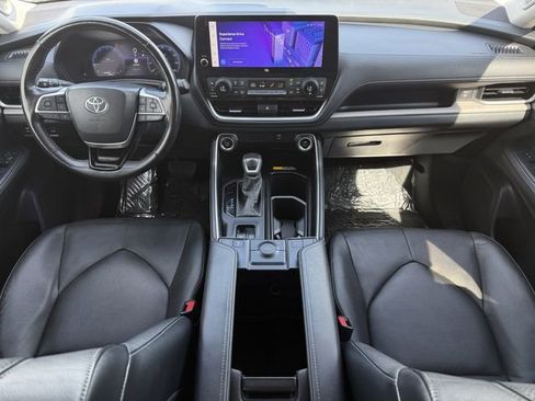 Certified 2024 Toyota Grand Highlander Limited image 11