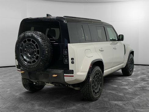 New 2026 Land Rover Defender 110 image 4