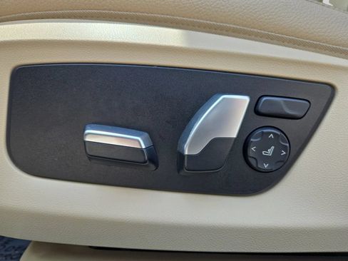 Used 2019 BMW 530i w/ Convenience Package RWD image 17