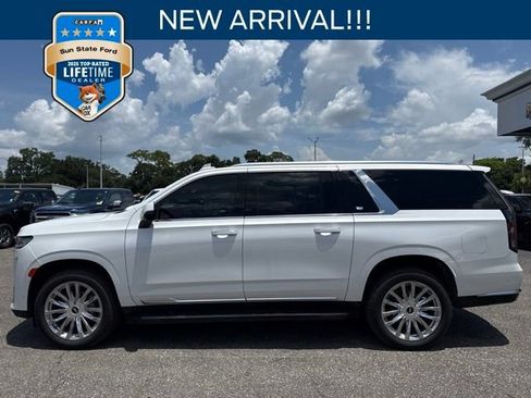 Used 2022 Cadillac Escalade ESV Premium Luxury AWD/4WD image 1