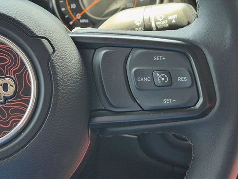 Used 2023 Jeep Gladiator Sport AWD/4WD image 13