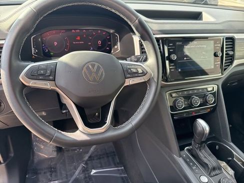 Used 2023 Volkswagen Atlas SE image 22
