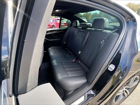 Used 2023 BMW 530i 530i w/ Premium Package image 19