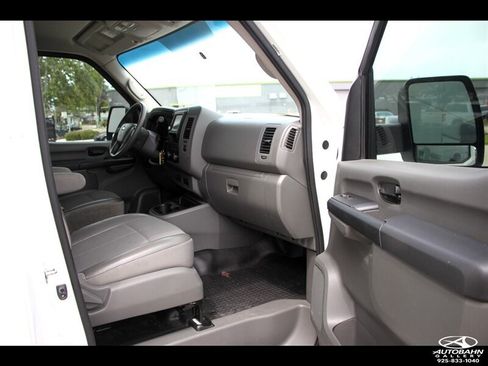 Used 2020 Nissan NV 2500 S RWD image 34