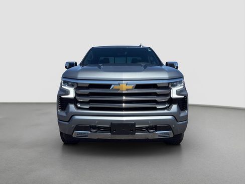 Used 2026 Chevrolet Silverado 1500 High Country w/ High Country Premium Package AWD/4WD image 2