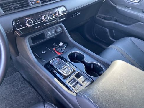 Used 2025 Honda Pilot Touring image 24