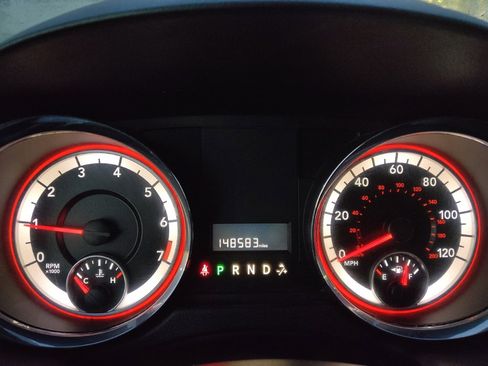 Used 2017 Dodge Grand Caravan SXT image 23