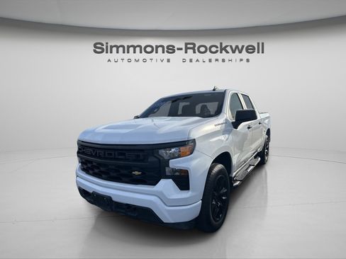 Used 2022 Chevrolet Silverado 1500 Custom image 4
