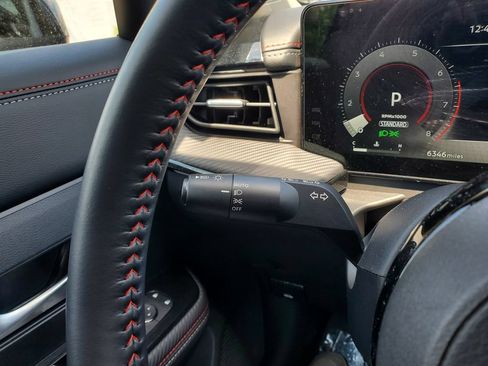 Used 2025 Nissan Kicks SR AWD/4WD image 21