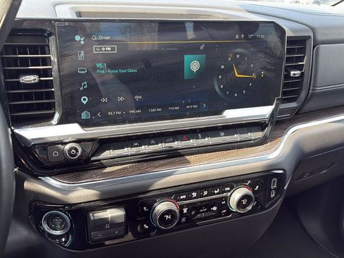 Used 2025 Chevrolet Silverado 1500 LT image 8