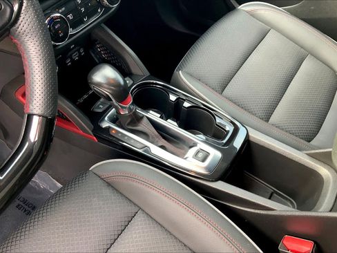 Used 2021 Chevrolet TrailBlazer RS w/ Technology Package image 14