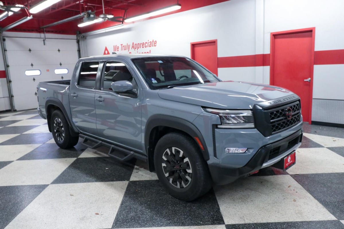 Used 2023 Nissan Frontier Pro-X w/ Pro Convenience Package RWD image 3
