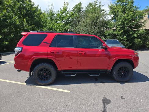 Used 2024 Toyota 4Runner TRD Off-Road Premium w/ Moonroof Package AWD/4WD image 2