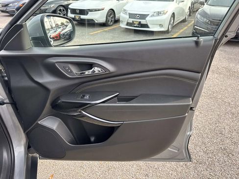 Used 2025 Chevrolet Trax LT w/ LT Convenience Package image 14