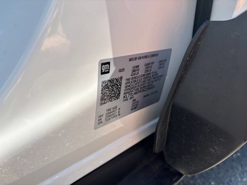 Used 2025 Chevrolet Trax LT w/ LT Convenience Package FWD image 27