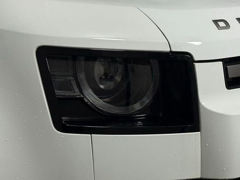 New 2025 Land Rover Defender 110 X-Dynamic SE image 16