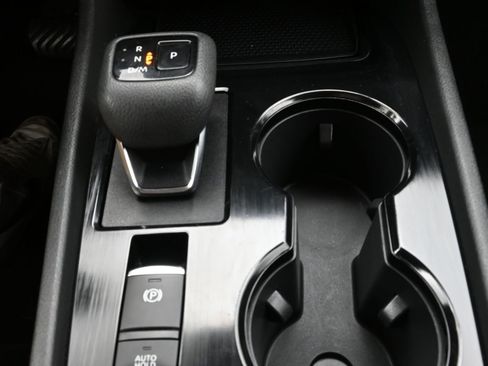 Used 2023 Nissan Rogue SV image 18